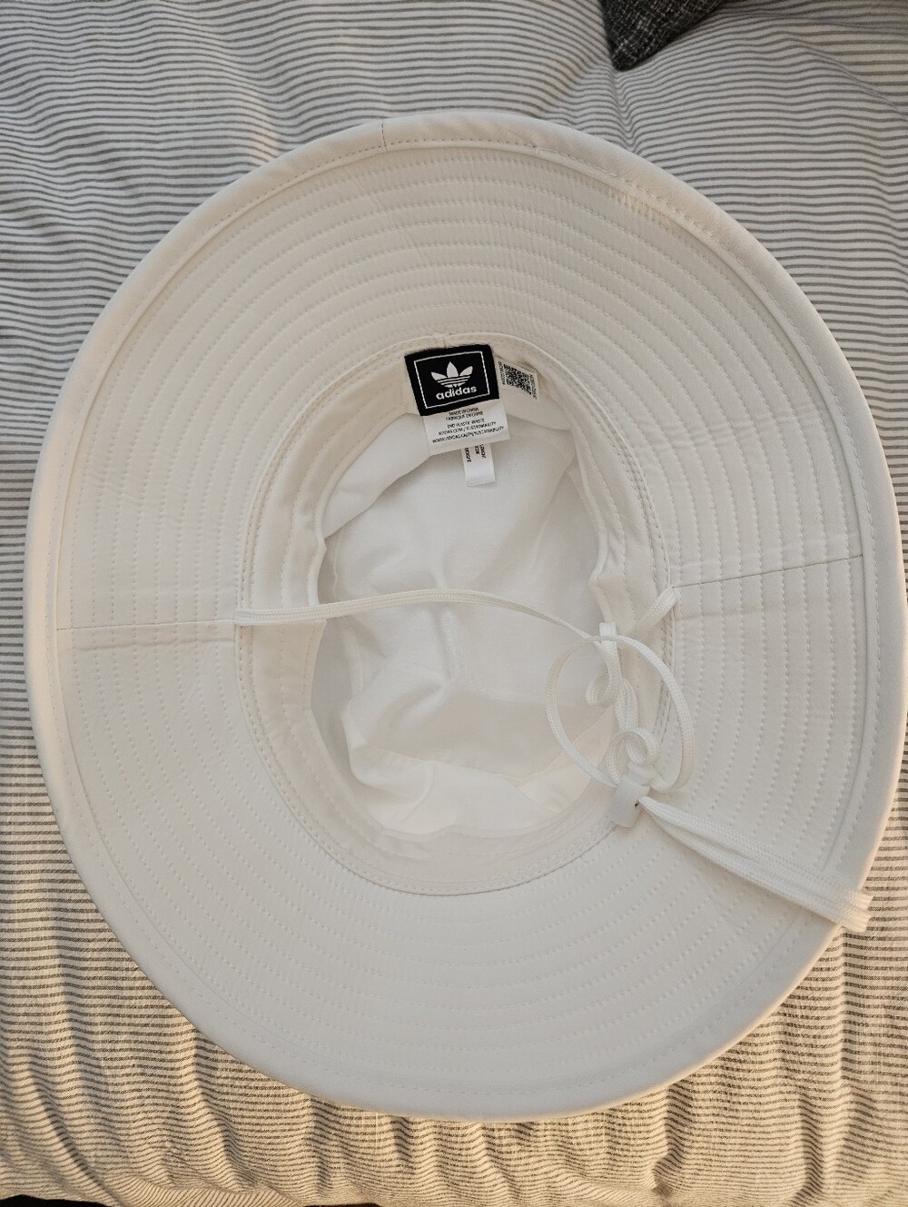 Adidas Bucket Hat - Picture 6 of 7